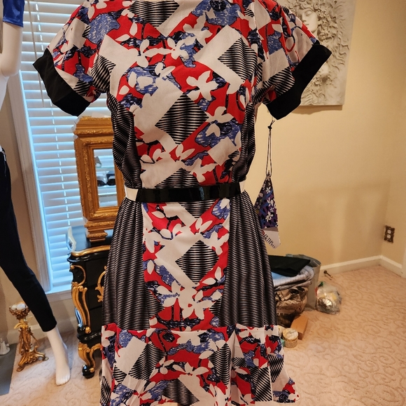NWT PETER PILOTO Floral Belted Size 2 Dress Red, Black, Blue Spring Summer - Picture 5 of 15